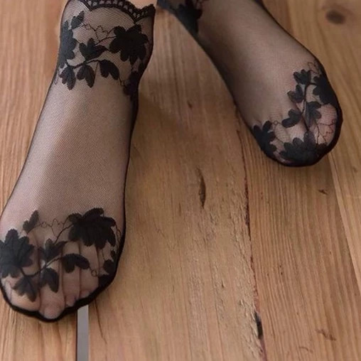 جوراب زنانه مچی گیپور طرح گلبرگ